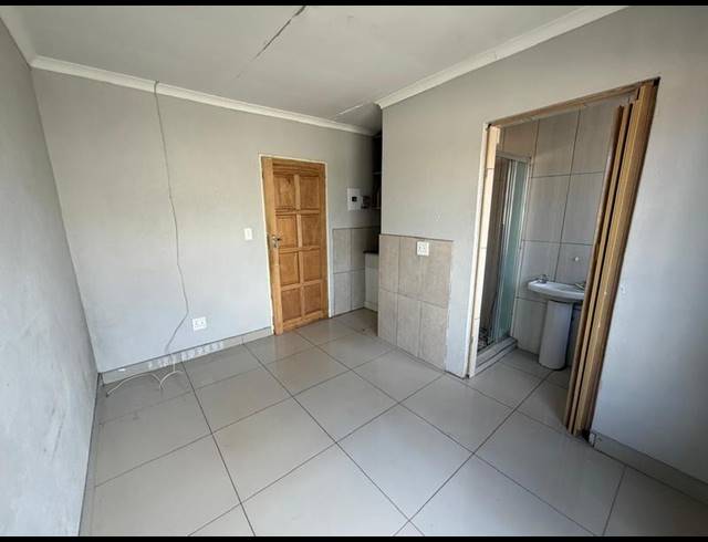 0 BEDROOM PROPERTY TO RENT IN PROTEA GLEN